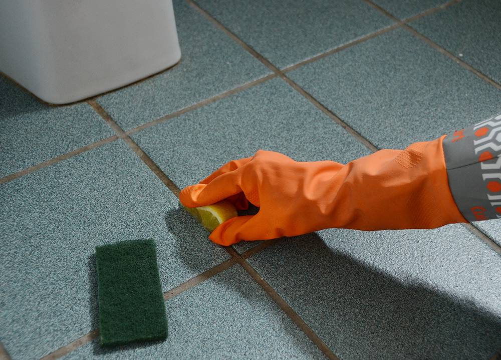 3 Simple and Easy Ways to Clean Mold from Grout
