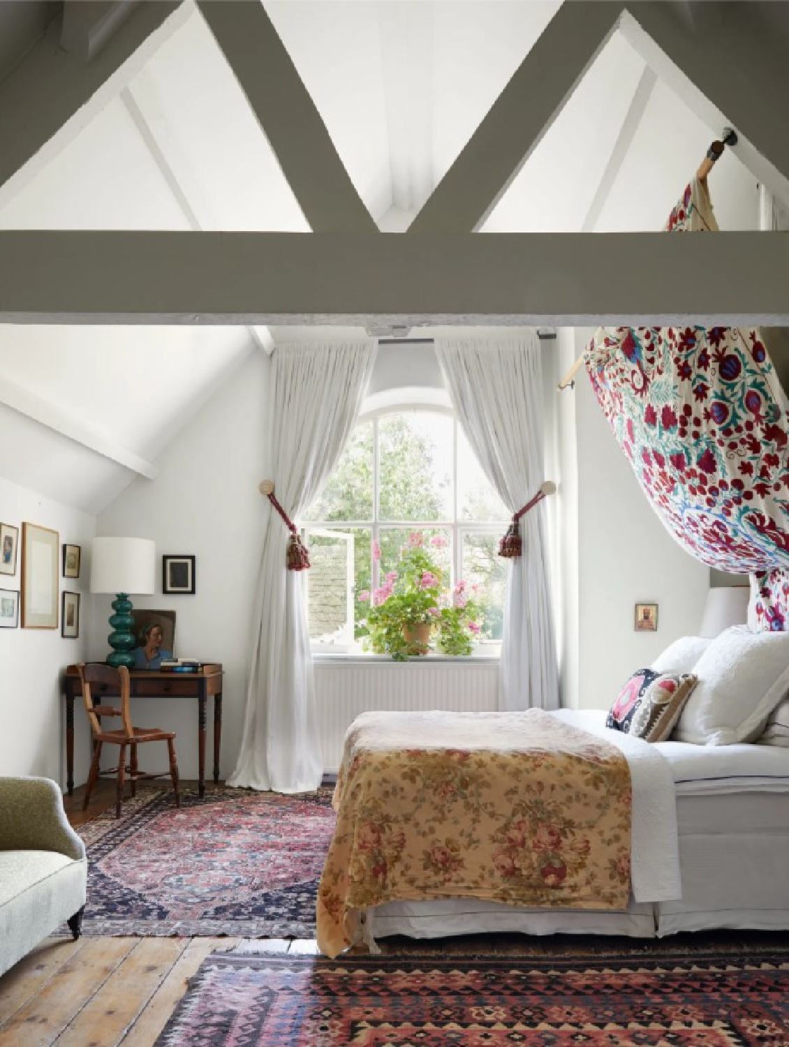 Cotswold Cottage Interiors: Get the Paint Colors!